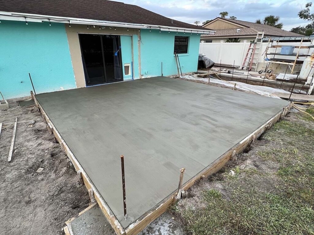 New concrete back patio / lanai