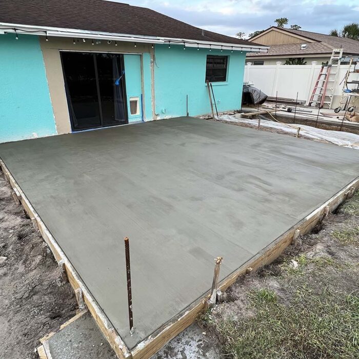 New concrete back patio / lanai